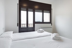 2 quartos, ferros/tábuas de passar roupa, Wi-Fi de cortesia