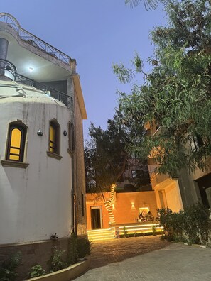 Overnatningsstedets facade