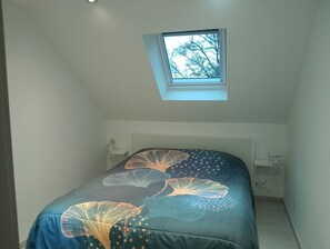 3 bedrooms, iron/ironing board, free WiFi, bed sheets - Gîte Theillac - Maison au calme avec beau jardin (Péret-Bel-Air)