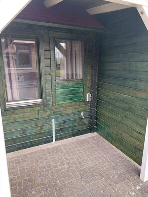 Exterior detail - 't Klavertje , free parking  (Noordwijk)