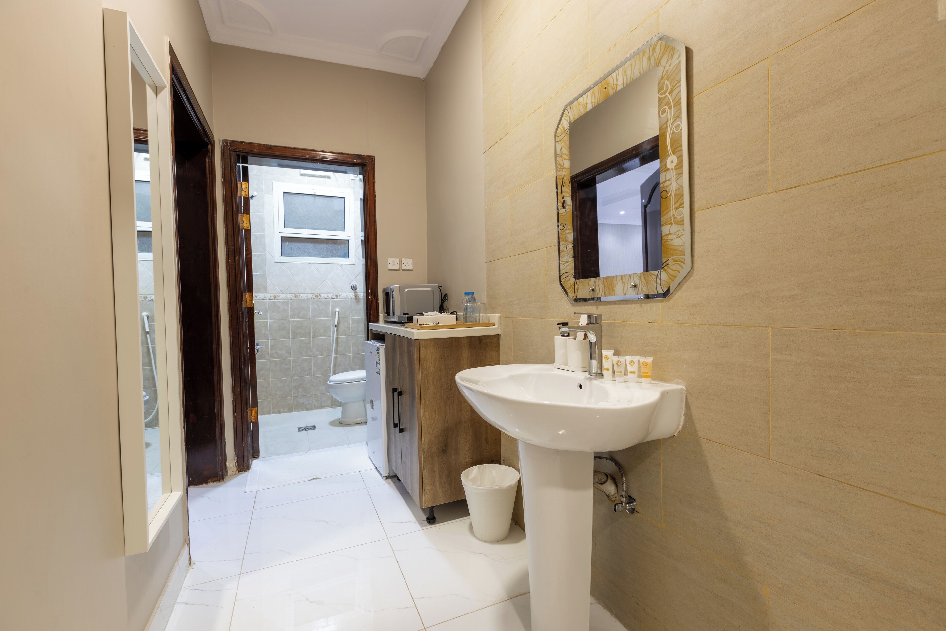 Junior-Apartment | Bettwäsche aus ägyptischer Baumwolle, hochwertige Bettwaren, Minibar
