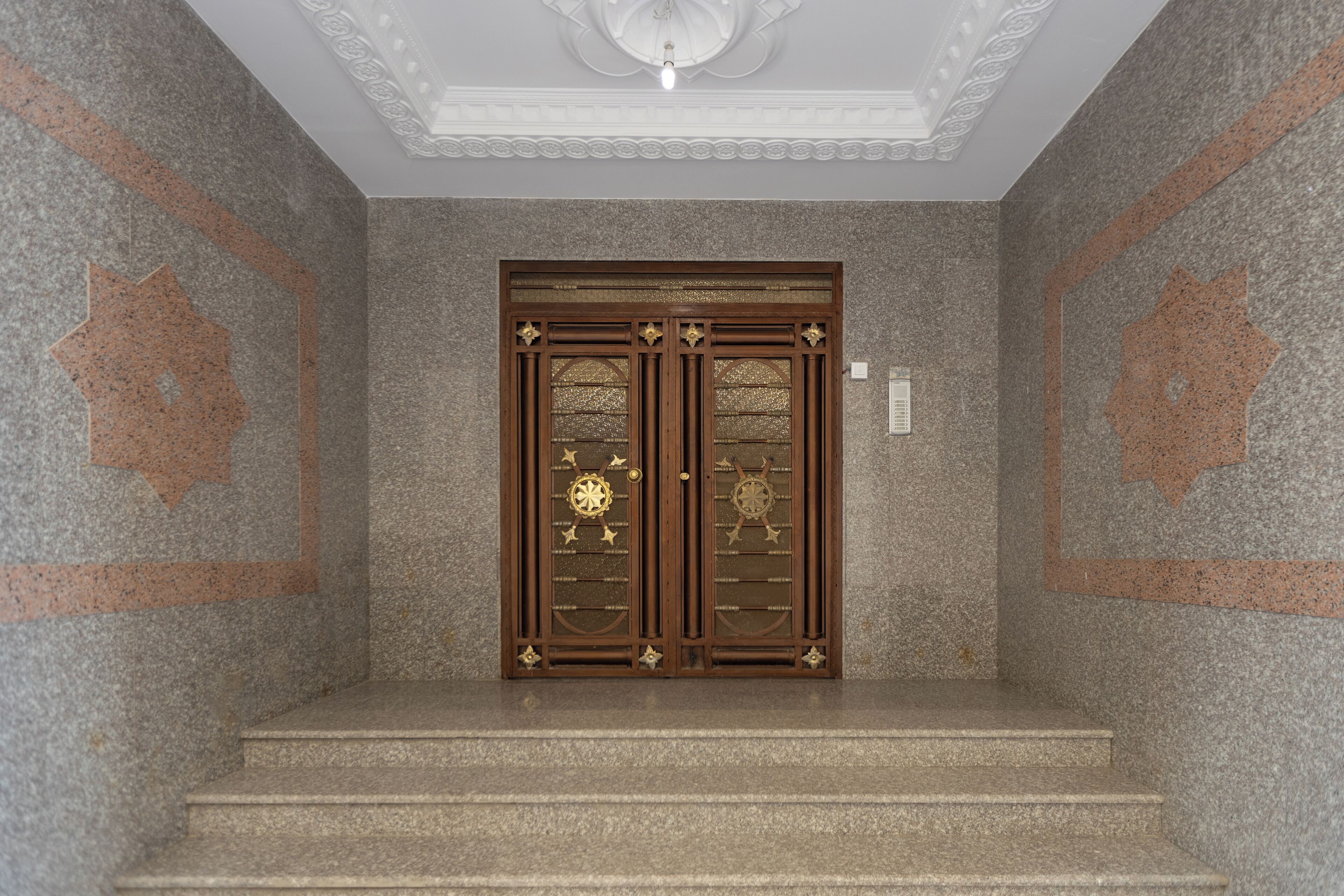 المنشأة من الخارج