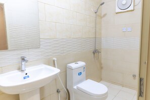 Free toiletries, slippers, towels, soap - Al-Rajhi - Qaswarah Residence (Madinah)