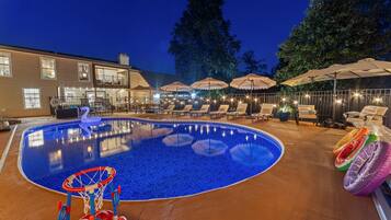 Et oppvarmet basseng