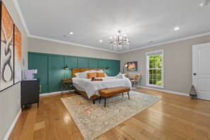 4 多间卧室、办公桌、熨斗/熨衣板、旅行婴儿床