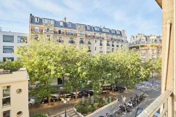 Property grounds - The watercolor- Family & Sophisticated -Auteuil (Paris)