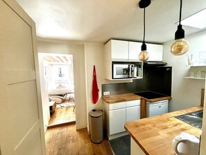 Kühlschrank, Mikrowelle, Geschirrspüler