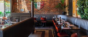 Dining - L'Ecrin - Bright and beautiful views -Batignolles (Paris)
