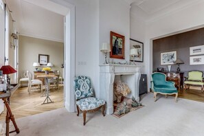 Interior - L'Ecrin - Bright and beautiful views -Batignolles (Paris)