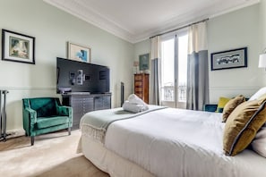 2 bedrooms, internet, bed sheets - L'Ecrin - Bright and beautiful views -Batignolles (Paris)