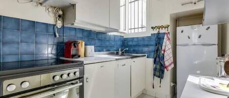 冰箱、微波炉、烤箱、洗碗机