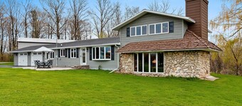 Beautiful Door County, Sturgeon Bay Home.  Fully stocked