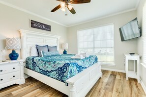 4 bedrooms, Internet - Backyard Oasis Hot Tub and 2 Shaded Decks (Galveston)