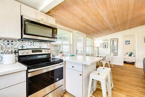 House - Cute Beach Bungalow Walk to the Beach (Galveston)