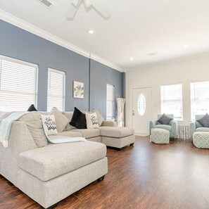 House | 3 bedrooms, Internet - Great Location Go Beyond the Blue (Galveston)