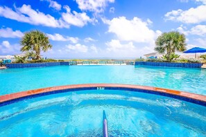 3 bedrooms, desk, iron/ironing board, Internet - Stunning Views Beach Club 2 Pools and Amenities (Galveston)
