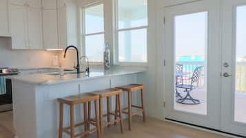 House | 4 bedrooms, Internet