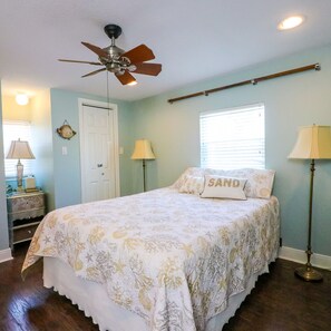 House | 3 bedrooms, Internet - Great Location Spacious Yard Coffee bar (Galveston)