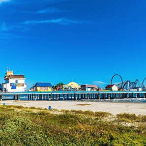 House | 3 bedrooms, Internet - Great Location Spacious Yard Coffee bar (Galveston)