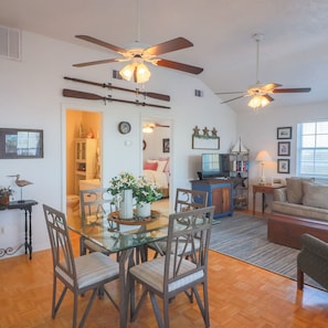 2 bedrooms, Internet - 2nd Row Beach Home Ocean Views Old School Vibes - 1 min Walk to Sunny Beach (Galveston)