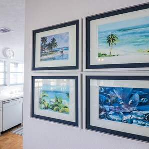 House | 2 bedrooms, Internet - 2nd Row Beach Home Ocean Views Old School Vibes - 1 min Walk to Sunny Beach (Galveston)