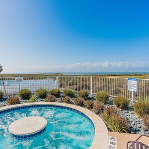 2 bedrooms, Internet - Resort Living on the Bay 2 bed 2 Bath Gorgeous Views Heated Infinity Pool Beach Access (Galveston)