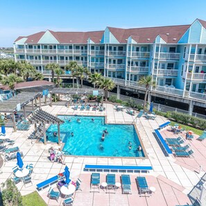 Apartment, Accessible - Steps to Pool and Beach Amazing Views From Two Balconies (Galveston)