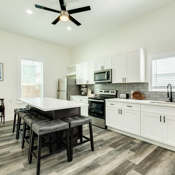 House | 3 bedrooms, Internet - Adventure Awaits Close to the Beach (Galveston)