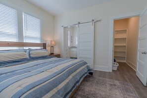 House | 3 bedrooms, Internet - Uptown Cottage 2 Minutes to The Strand and Utmb (Galveston)