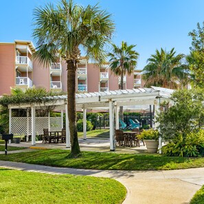 Apartment | 3 bedrooms, Internet - Seaside and Breezy Condo at the Victorian (Galveston)