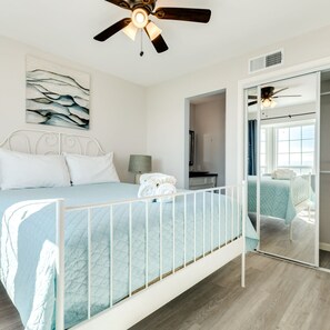 3 bedrooms, Internet - Seaside and Breezy Condo at the Victorian (Galveston)