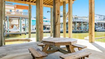 4 bedrooms, iron/ironing board, Internet