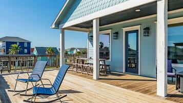 House | 4 bedrooms, iron/ironing board, Internet