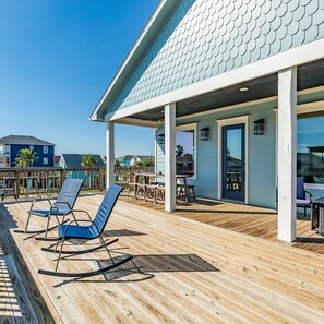 4 habitaciones, tabla de planchar con plancha y acceso a internet 