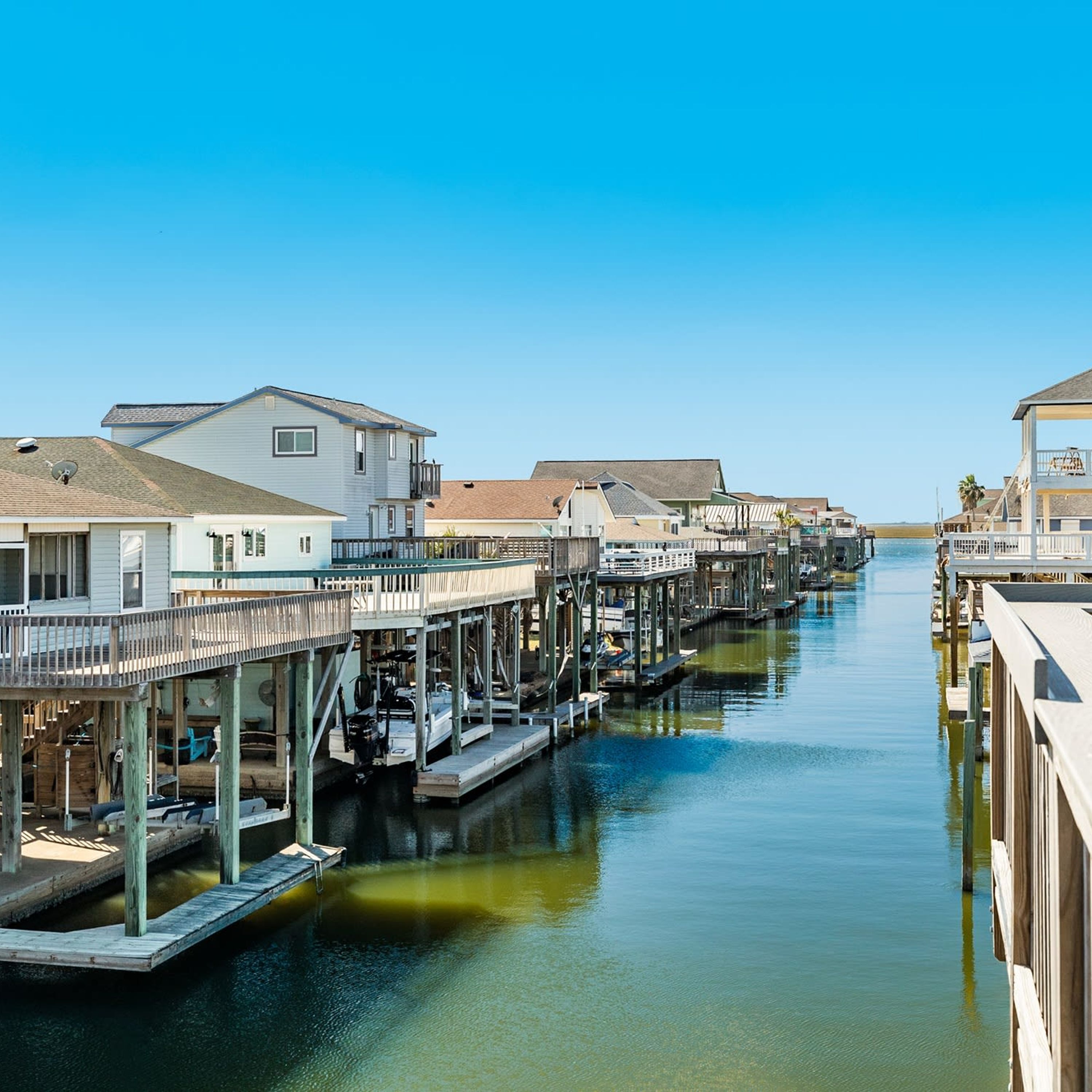 House | 4 bedrooms, iron/ironing board, Internet