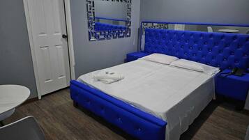 Basic Room, 1 Double Bed | Free WiFi