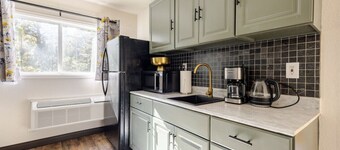 Golden Sparrow's Nest