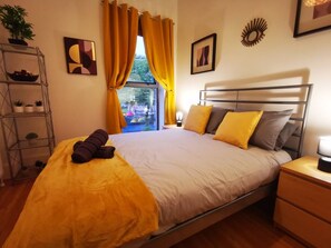 2 habitaciones, tabla de planchar con plancha y cuna de viaje 