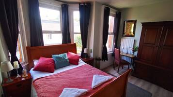 4 bedrooms, iron/ironing board, travel cot, free WiFi