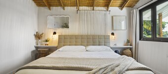 Beach - Culinary Route - Garden & BBQ - Your rustic refuge by the sea atJoyuda.
