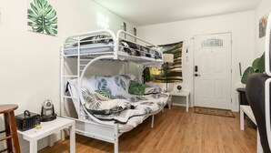 Uklassifisert bilde, 3 av 8, knapp