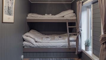 Classic Condo | 1 bedroom, free WiFi, bed sheets
