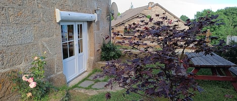 تفاصيل الفندق من الخارج