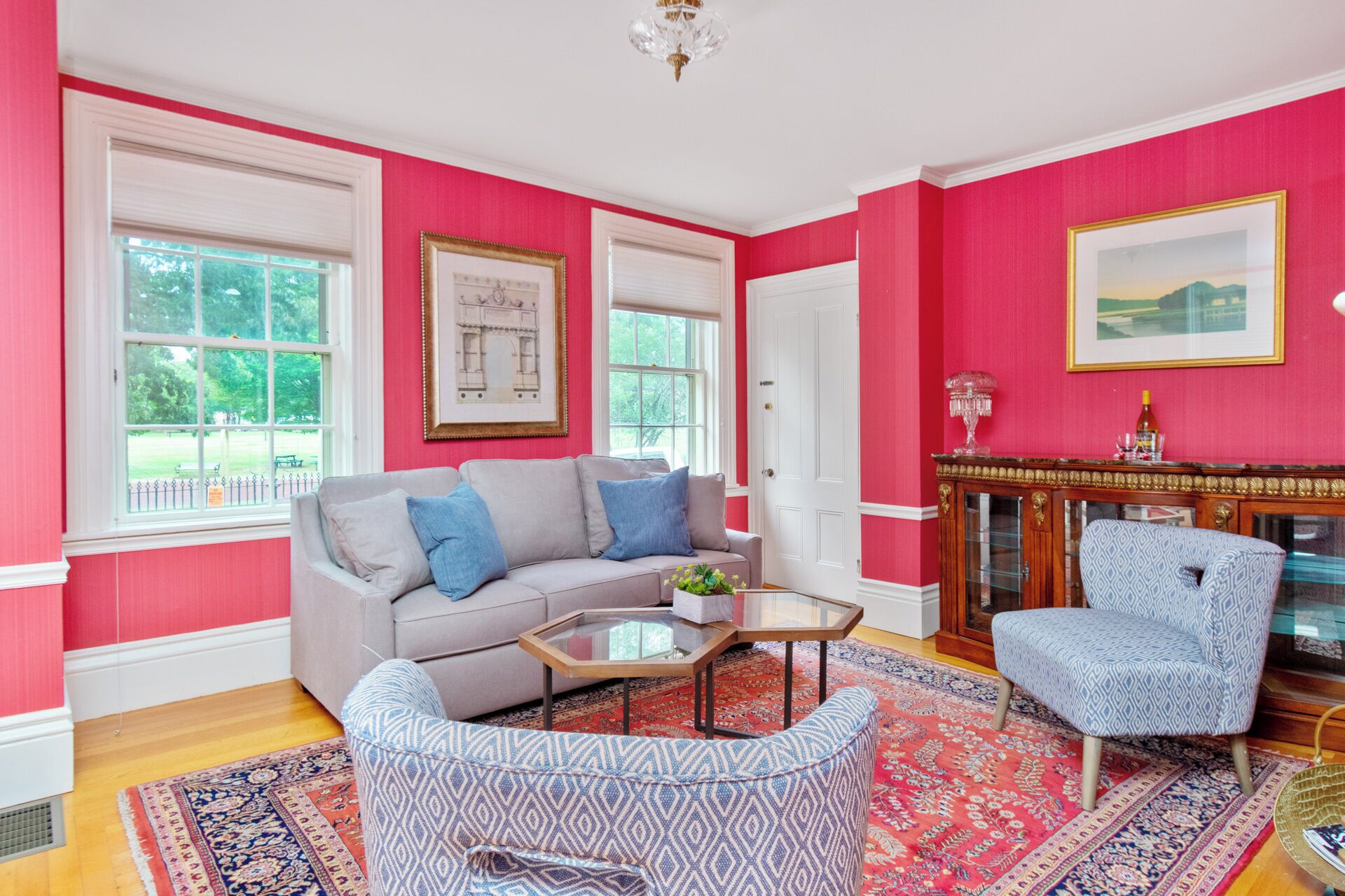 Townhouse style unit on Salem Common!