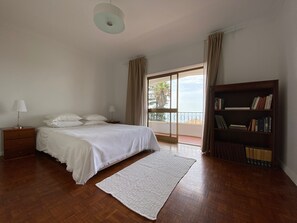 4 habitaciones, escritorio, tabla de planchar con plancha y wifi gratis