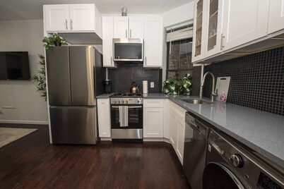 Ultimate Times Square Experience: 6-Bedroom Gem