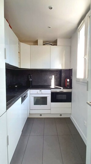 Private kitchen - Bel Appartement, Idéal Pour les JO, Disney, Paris (Vincennes)