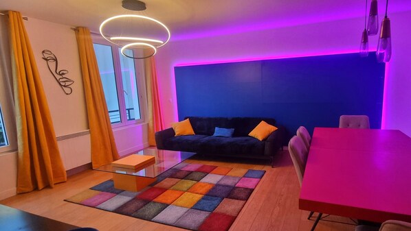 Living area - Bel Appartement, Idéal Pour les JO, Disney, Paris (Vincennes)