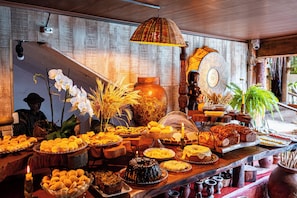 Petit déjeuner buffet compris tous les jours