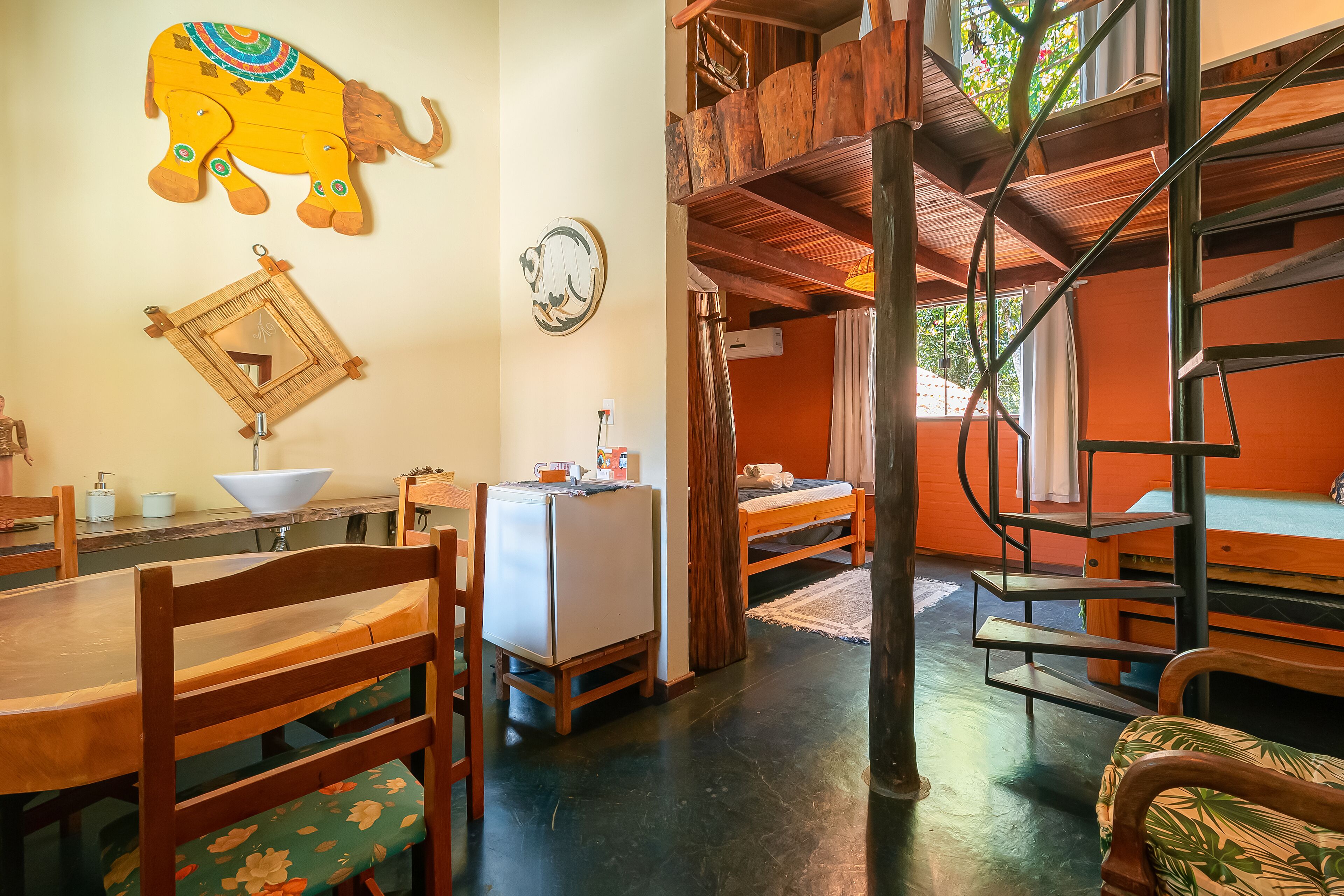 Deluxe-Suite | 1 Schlafzimmer, Allergikerbettwaren, Minibar, individuell dekoriert